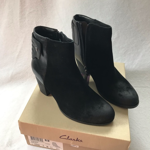 Clarks Boots - Picture 3 of 7